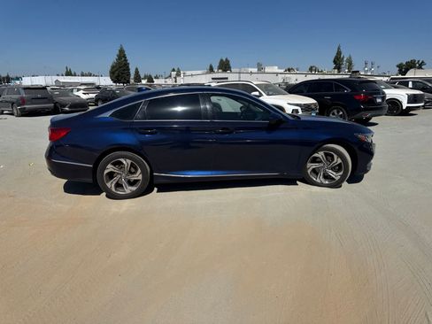 Used 2018 Honda Accord EX image 3