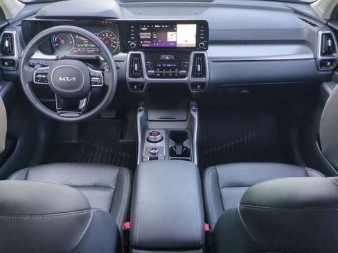 Used 2023 Kia Sorento EX AWD/4WD image 14