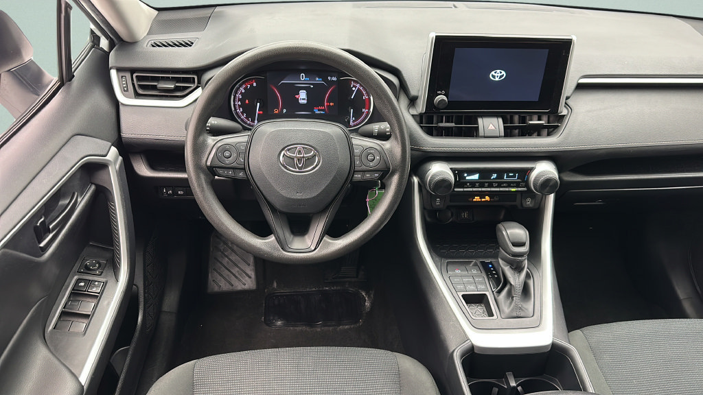 Used 2025 Toyota RAV4 LE AWD/4WD image 10
