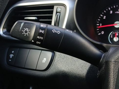 Used 2020 Kia Sorento FWD V6 image 12