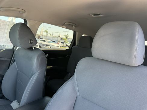 Used 2019 Kia Sorento LX image 16