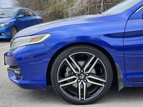 Used 2016 Honda Accord Touring image 8