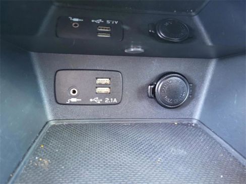 Used 2023 Subaru Forester Limited image 22