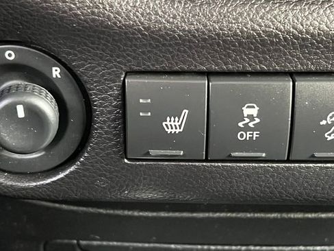 Used 2017 Jeep Wrangler Unlimited Sahara image 35