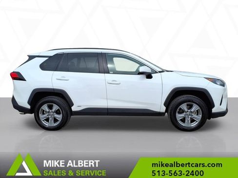 Used 2022 Toyota RAV4 LE image 8