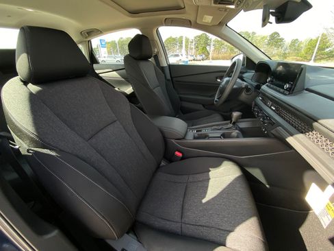 Used 2025 Honda Accord SE image 13