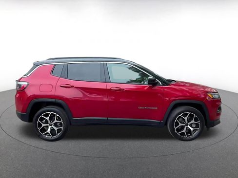 Used 2025 Jeep Compass Limited AWD/4WD image 16