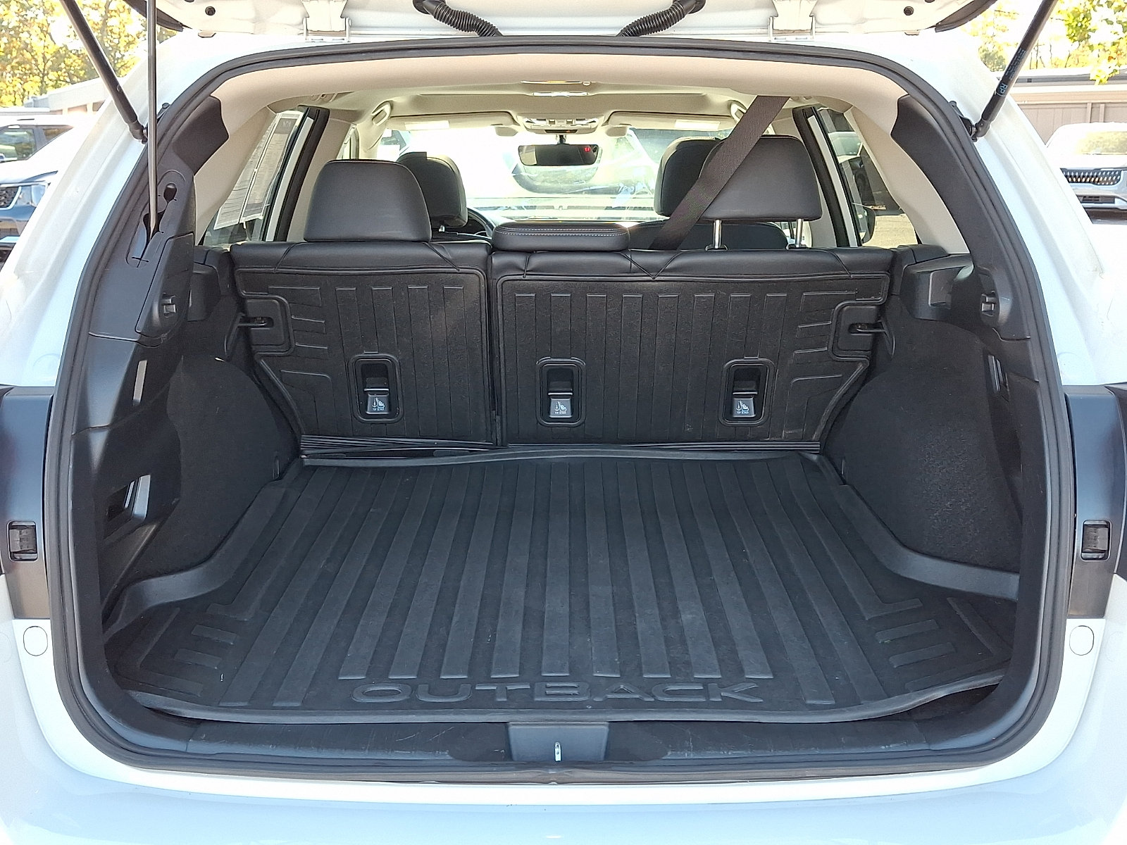 Used 2019 Subaru Outback 2.5i Limited AWD/4WD image 29