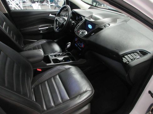 Used 2019 Ford Escape Titanium w/ U9j03 - Titanium Tow Package image 8