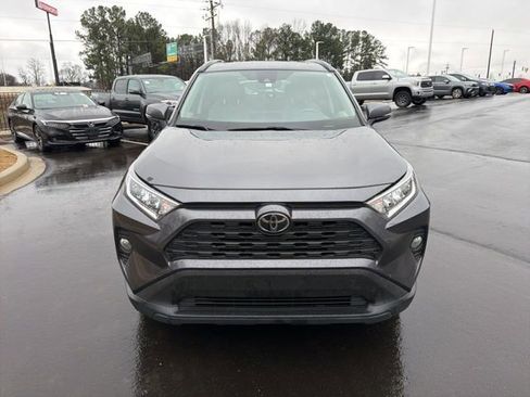Used 2020 Toyota RAV4 XLE Premium image 9