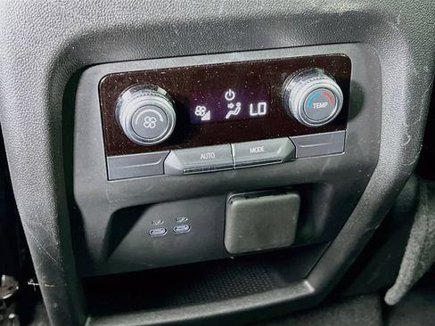 Used 2026 GMC Acadia Elevation w/ Elevation Premium Package AWD/4WD image 36