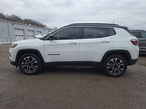 Used 2022 Jeep Compass Limited image 7
