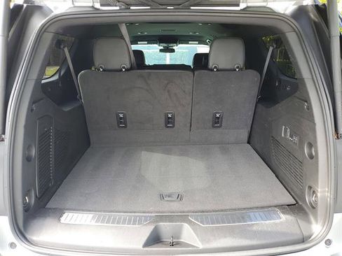 Used 2024 Chevrolet Suburban Z71 w/ Luxury Package image 29