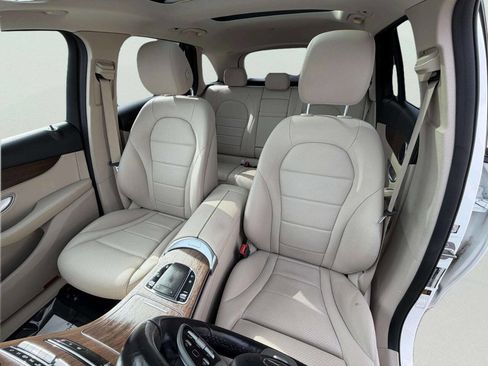 Used 2020 Mercedes-Benz GLC 300 4MATIC image 19