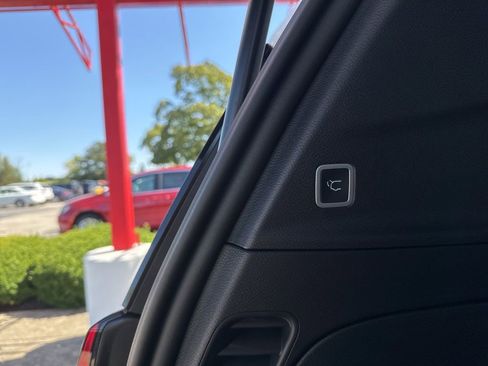 New 2026 Chrysler Voyager LX image 22