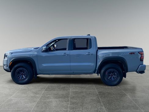 Used 2025 Nissan Frontier PRO-4X AWD/4WD image 2