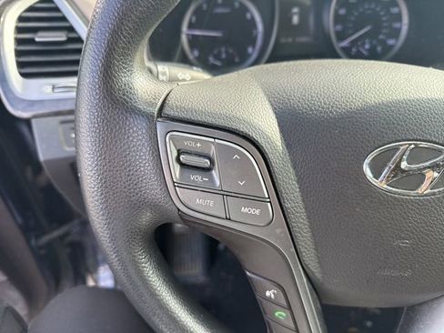 Used 2018 Hyundai Santa Fe SE w/ Cargo Package image 30