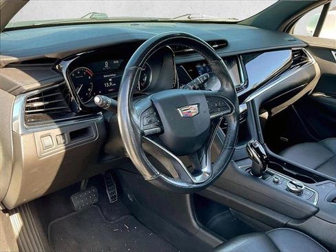 Used 2020 Cadillac XT6 Premium Luxury FWD image 13