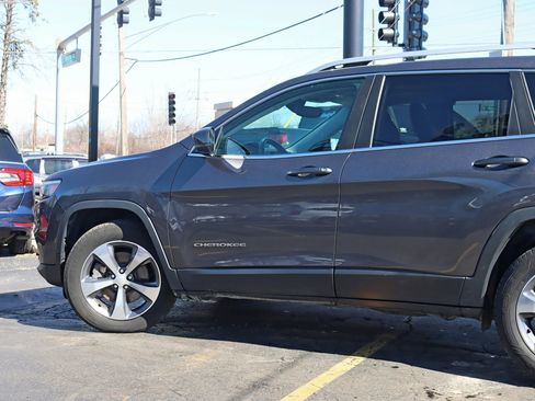 Used 2019 Jeep Cherokee Limited image 13