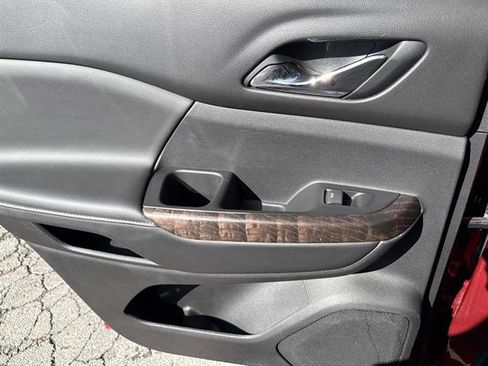 Used 2023 GMC Acadia Denali image 12