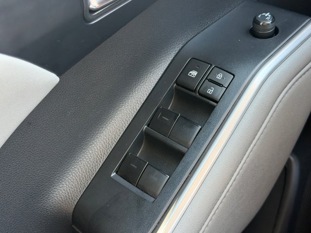Certified 2022 Toyota Highlander XLE FWD image 25