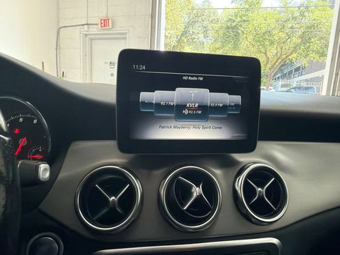 Certified 2018 Mercedes-Benz GLA 250 4MATIC image 32
