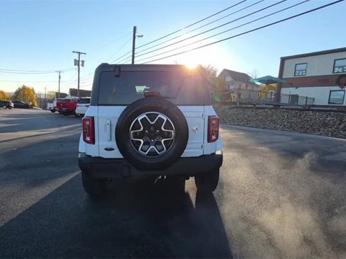 Used 2025 Ford Bronco Outer Banks image 9