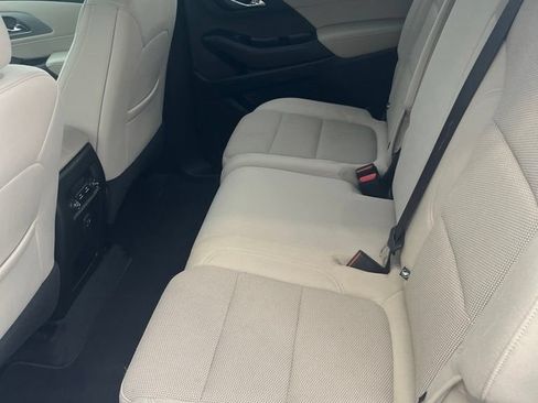 Used 2022 Chevrolet Traverse LS FWD image 10