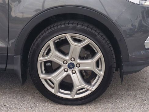 Used 2019 Ford Escape Titanium image 11