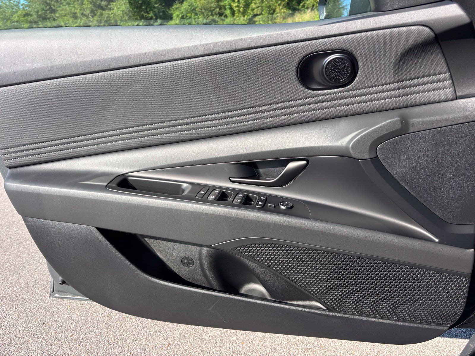 New 2026 Hyundai Elantra SEL Sport FWD image 10