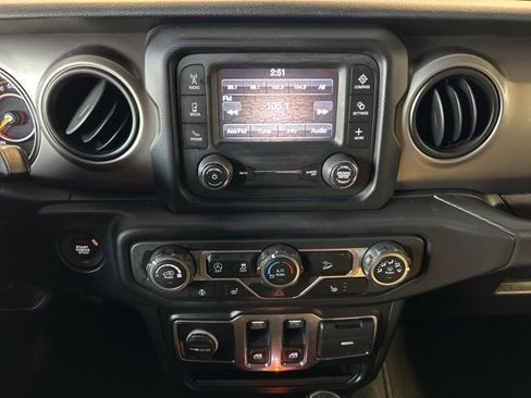 Used 2019 Jeep Wrangler Sport S image 4