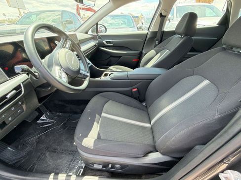 Used 2025 Hyundai Sonata SEL FWD image 12