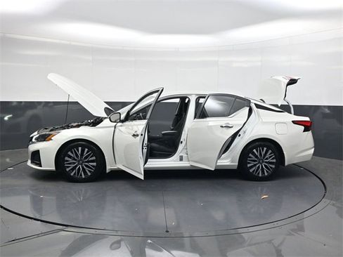 Used 2023 Nissan Altima 2.5 SV image 37