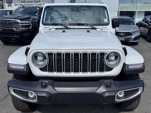 Used 2025 Jeep Wrangler Unlimited Sahara w/ Safety Group AWD/4WD image 2