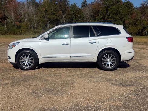 Used 2017 Buick Enclave Leather image 2