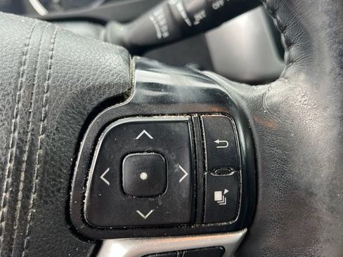 Used 2019 Toyota Highlander XLE FWD image 15