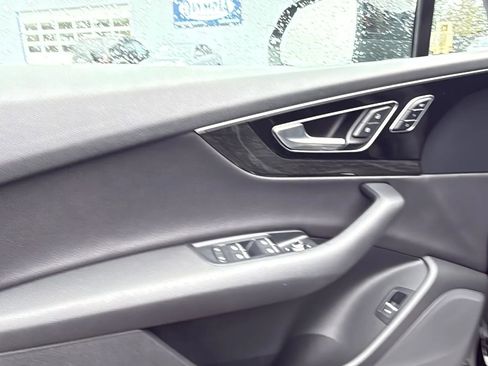 Used 2017 Audi Q7 3.0T Premium Plus AWD/4WD image 16