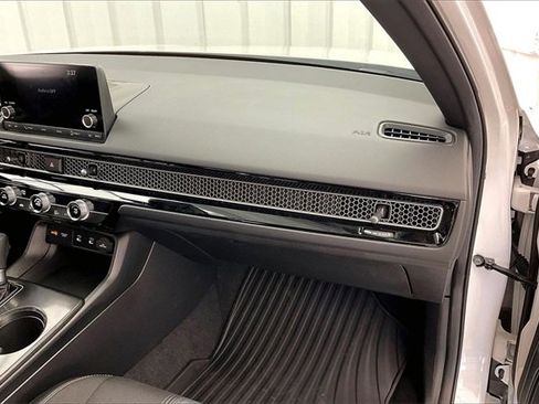 Certified 2025 Honda Civic Sport image 17