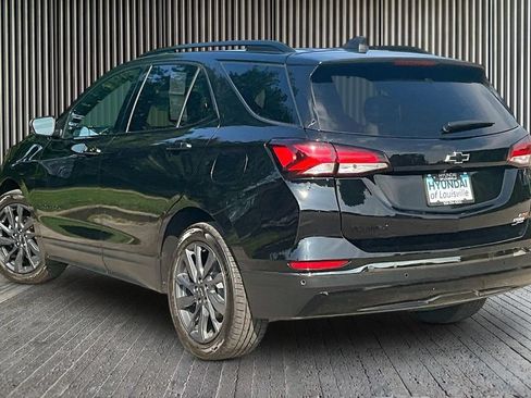 Used 2022 Chevrolet Equinox RS w/ Infotainment Package FWD image 2