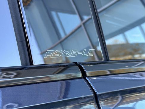 Used 2025 Audi RS Q8 performance image 54