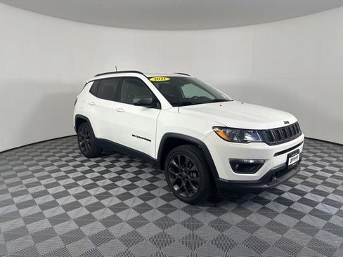 Used 2021 Jeep Compass Latitude w/ Driver Assistance Group AWD/4WD image 3