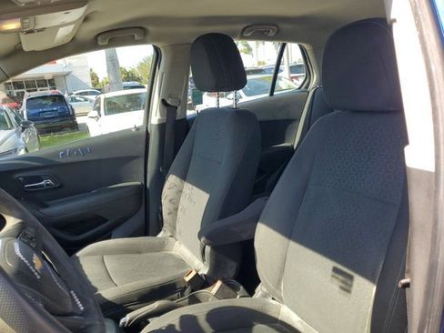 Used 2015 Chevrolet Trax LS image 19