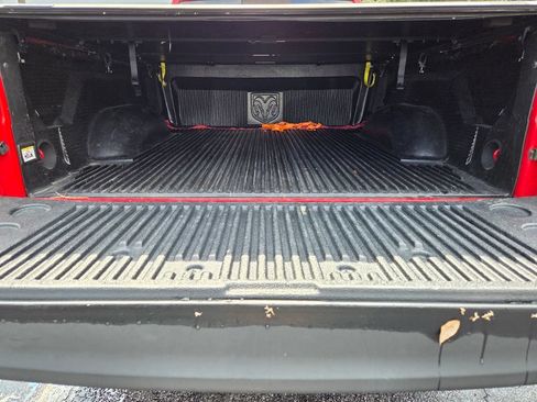 Used 2019 RAM 1500 Classic SLT AWD/4WD image 9