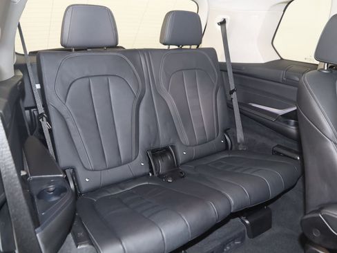 Used 2022 BMW X7 xDrive40i w/ Premium Package AWD/4WD image 19