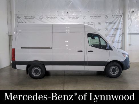 New 2025 Mercedes-Benz Sprinter 2500 image 1