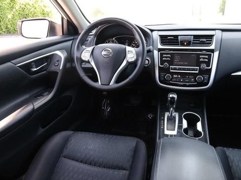 Used 2018 Nissan Altima 2.5 SV FWD image 21
