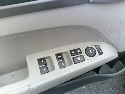 Used 2018 Hyundai Elantra SE image 17