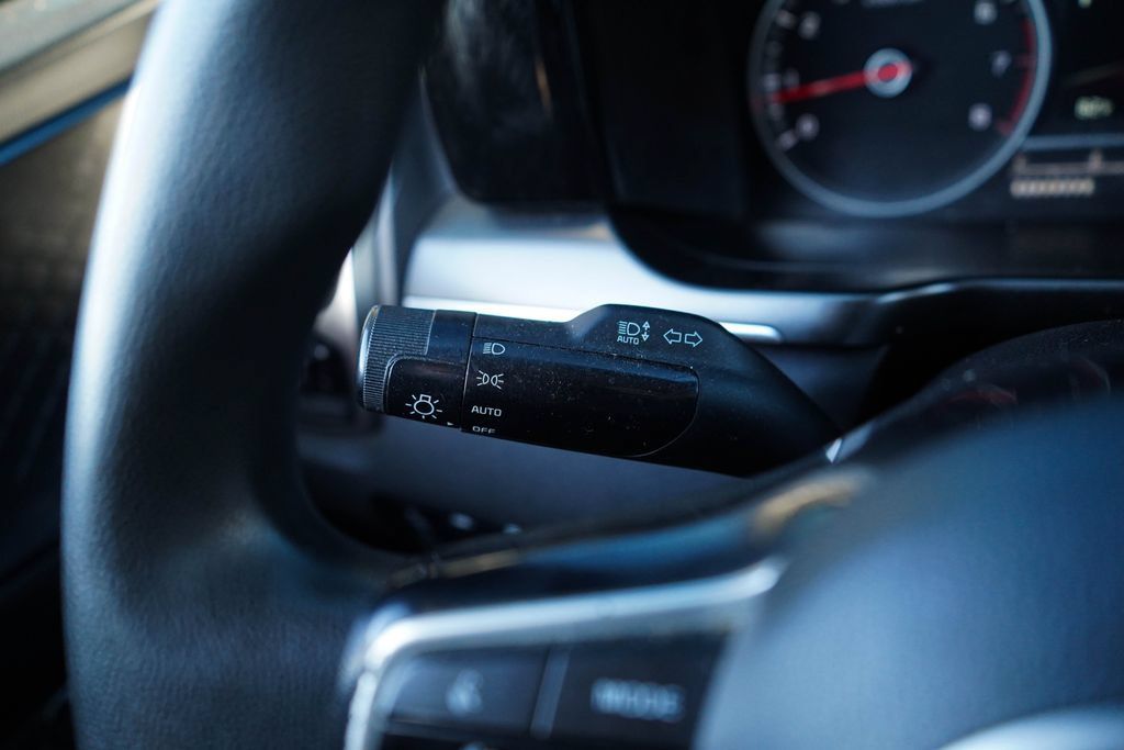 Used 2022 Kia Sorento LX FWD image 33