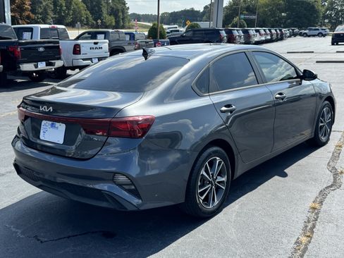 Used 2024 Kia Forte LXS w/ LXS Technology Package FWD image 5