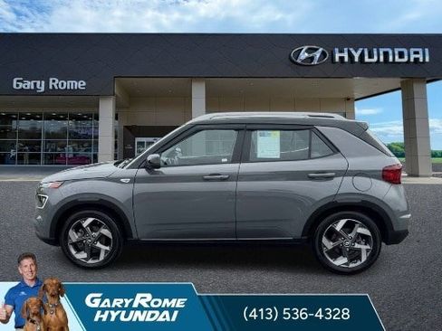 Used 2022 Hyundai Venue Limited w/ Cargo Package FWD image 5